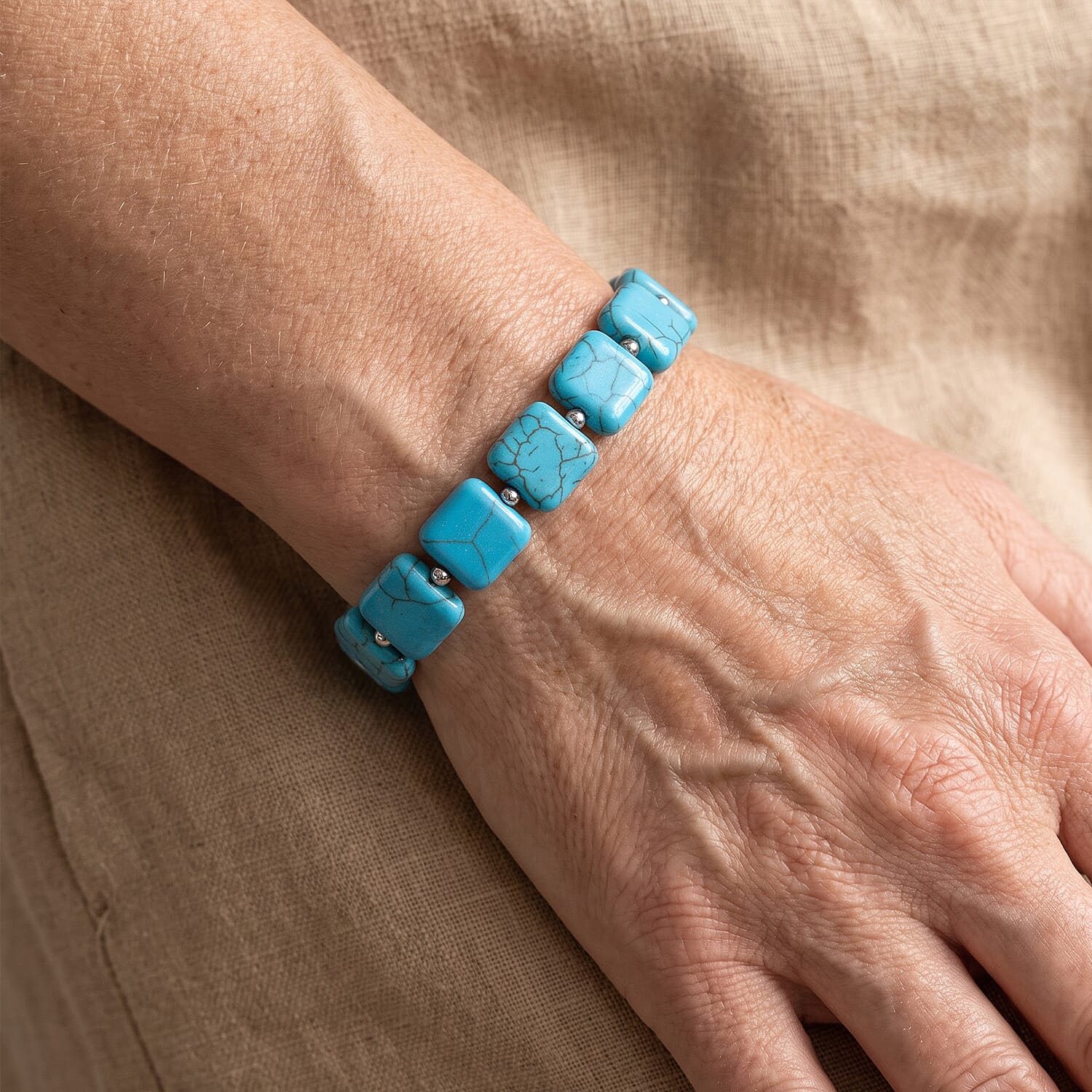 Blue Howlite 60.00 ctw Bracelet in Silvertone (7.50-9.25In)