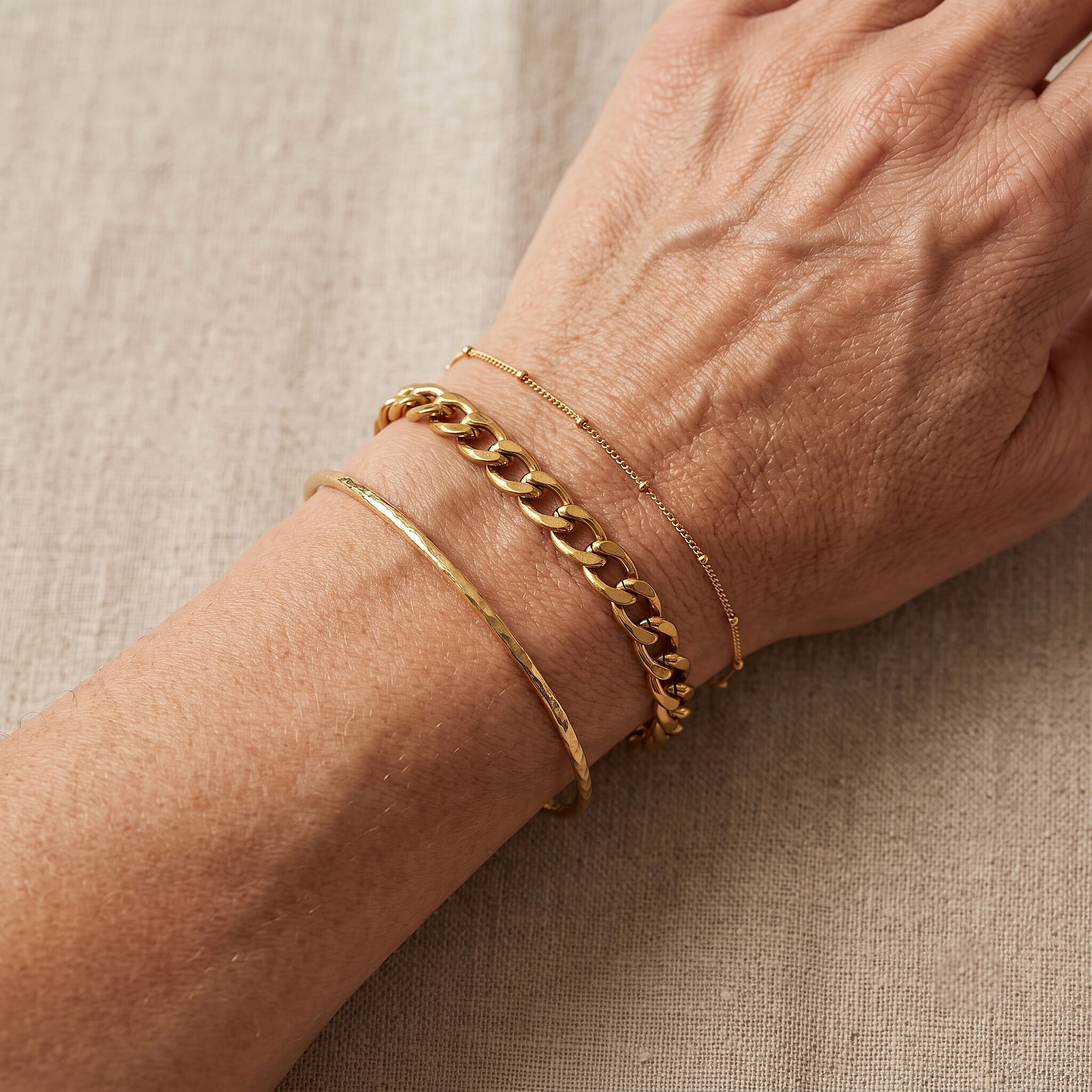 Classic Cuban Chain Bracelet in ION Plated YG Stainless Steel (7.50-9.50In)