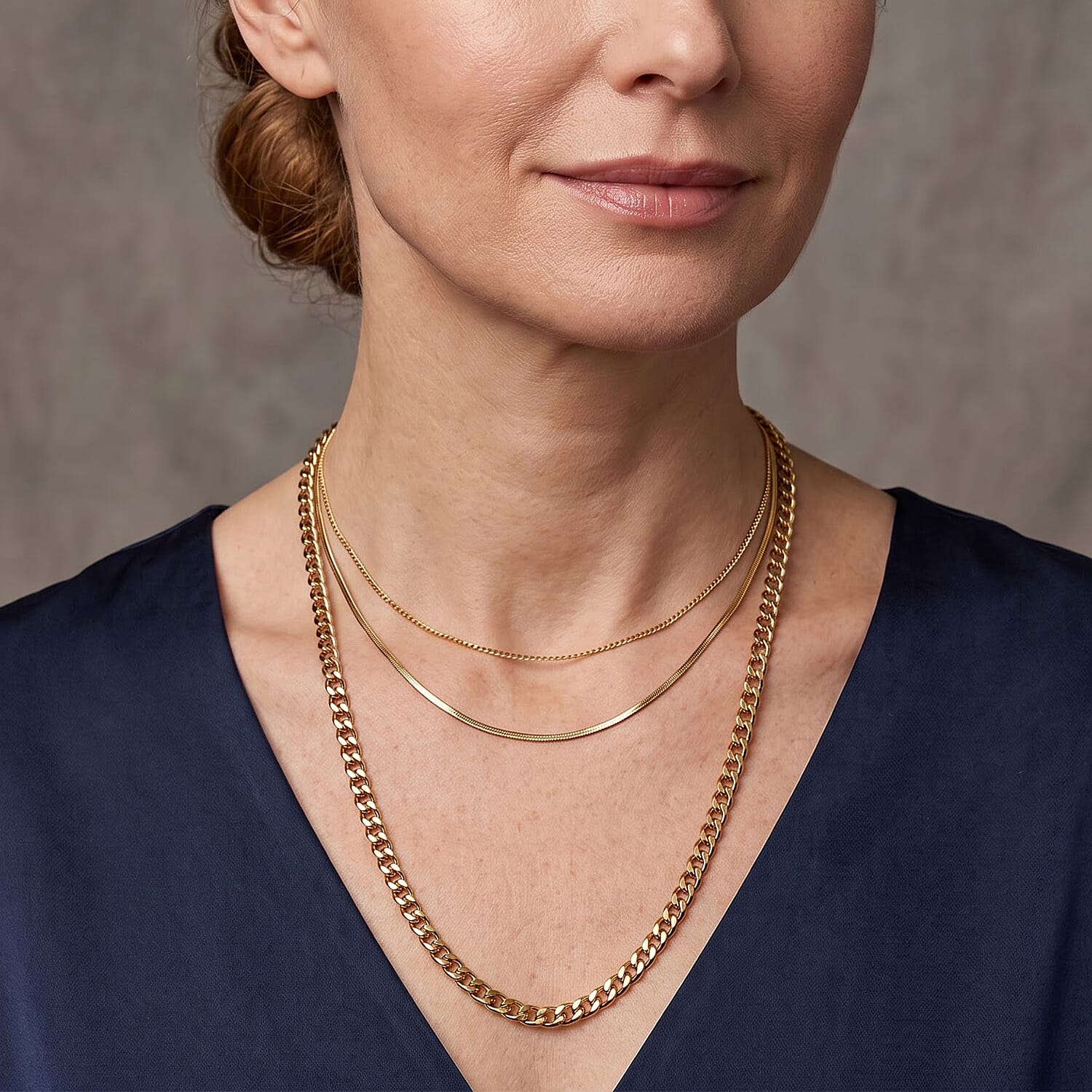 Cuban Chain Necklace in ION Plated YG Stainless Steel (22-24 Inches)