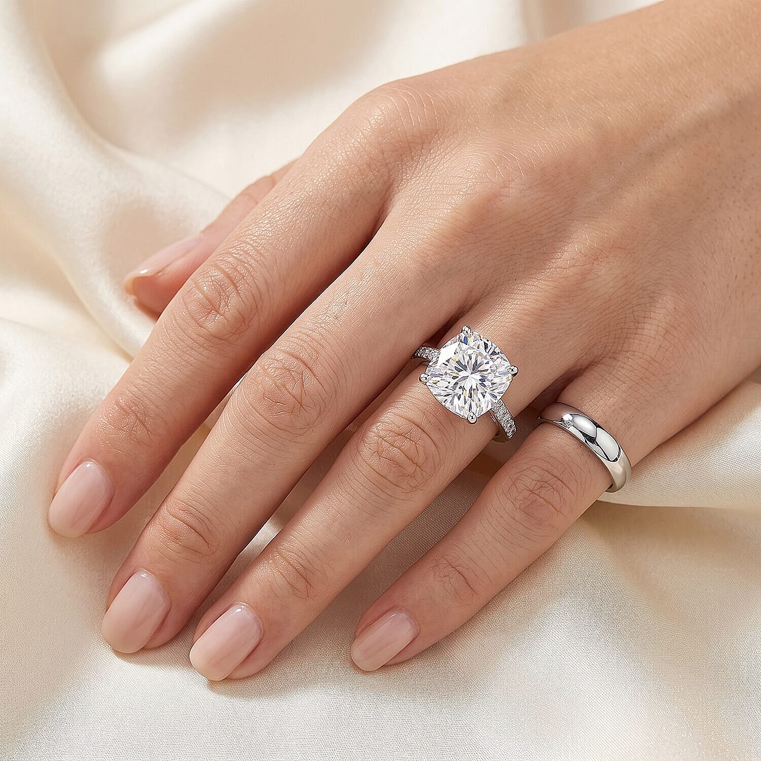 D'Joy Certified Moissanite 14.70 ctw Ring in Rhodium Over Sterling Silver (Size  5.0)