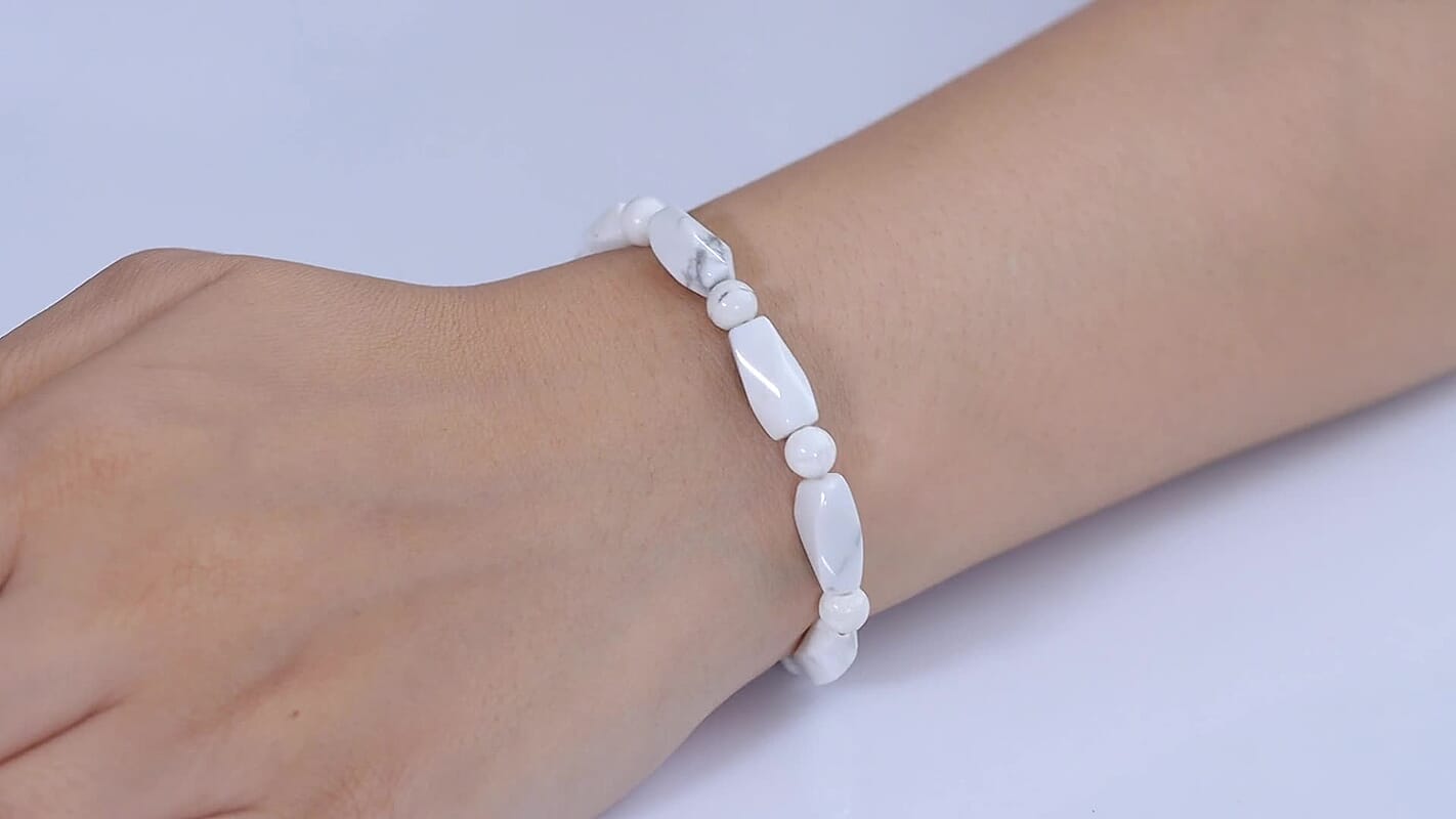 White Howlite Beaded Stretch Bracelet 80.00 ctw