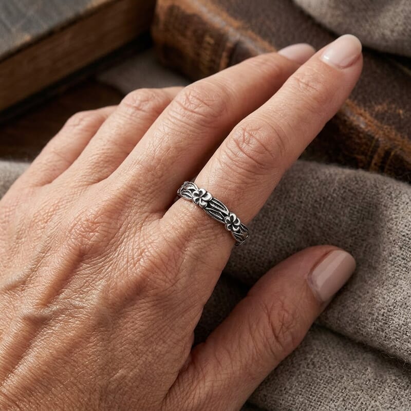 D'Joy Bali Legacy Plumeria Flower and Leaf Vine Band Ring in Sterling Silver (Size 5.0) 1.60 Grams