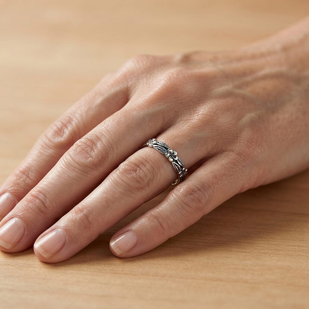 D'Joy Bali Legacy Plumeria Flower and Leaf Vine Band Ring in Sterling Silver (Size 5.0) 1.60 Grams