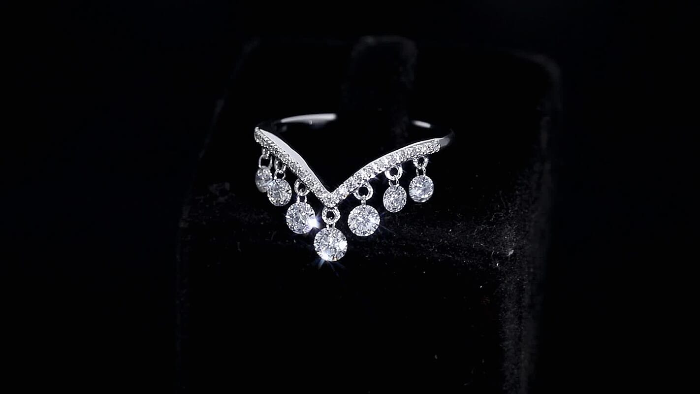 Luxuriant Lab Grown Diamond (E-F, VS) Ring in Rhodium Over Sterling Silver (Size 10.0) 1.00 ctw