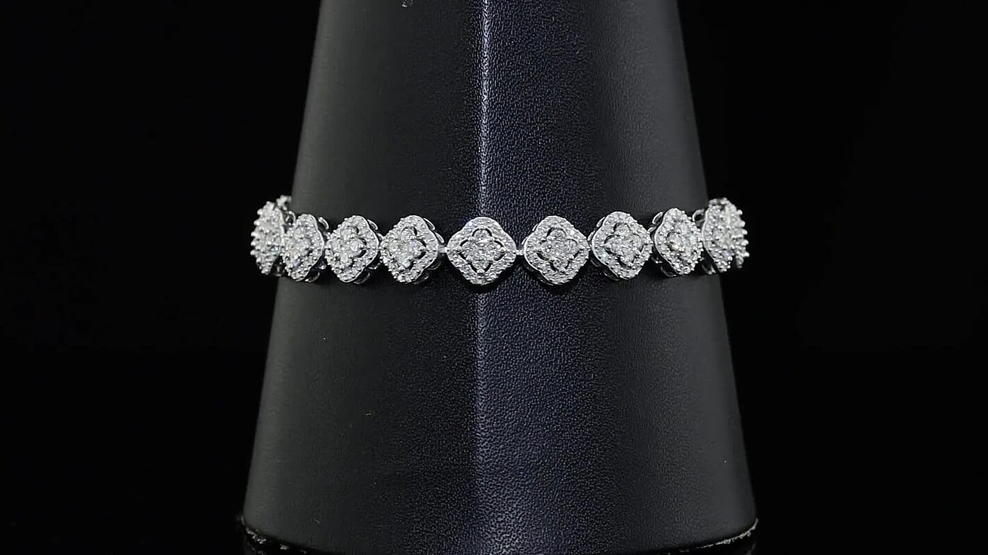 Luxuriant Lab Grown Diamond SI 5.00 ctw Tennis Bracelet in Rhodium Over Sterling Silver (7.25 In)