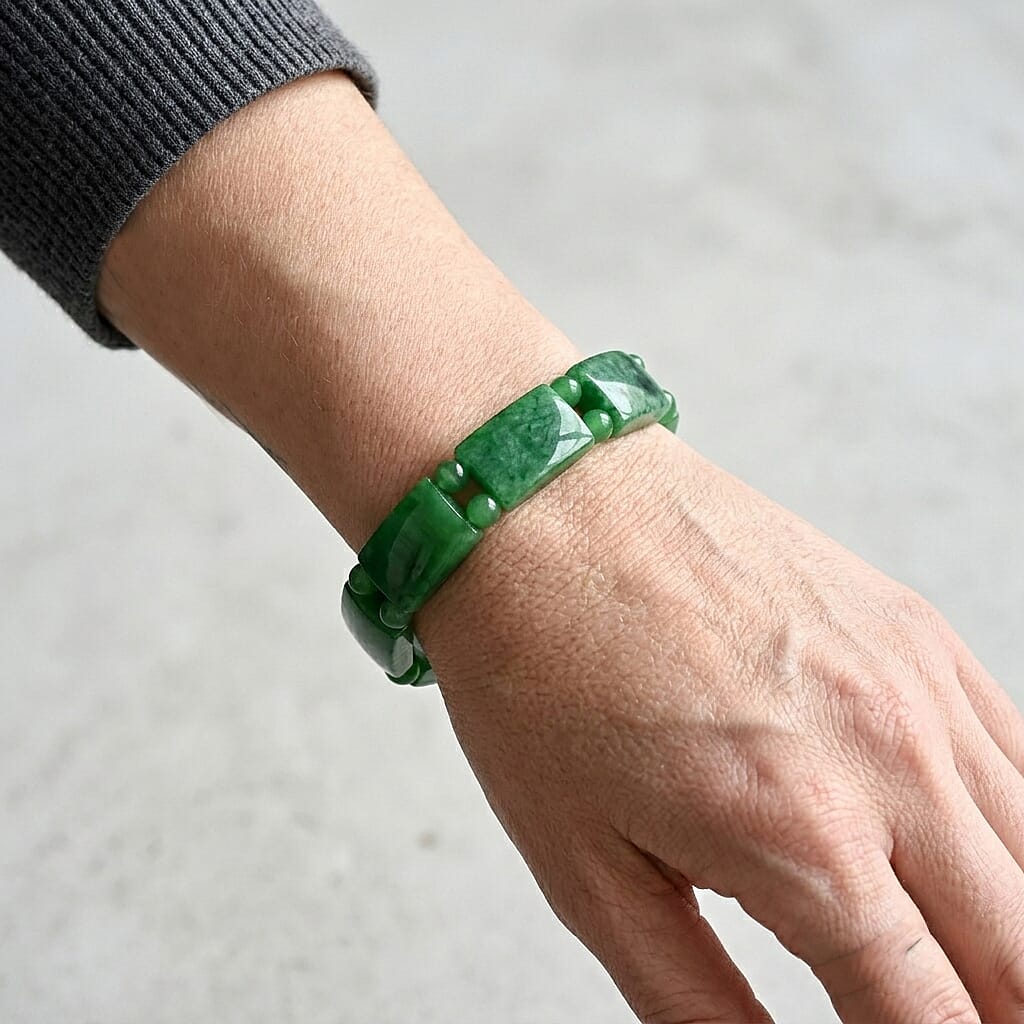 Green Jade (D) 200.00 ctw Beaded Stretch Bracelet