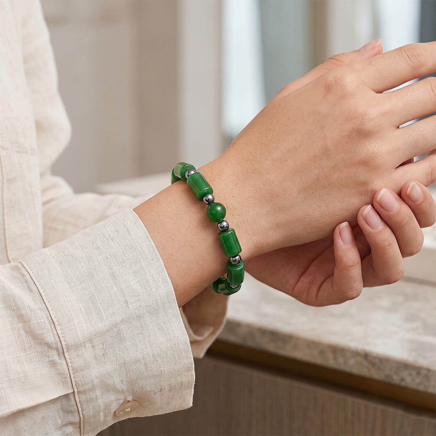 Green Jade and Terahertz 140.00 ctw Beaded Stretch Bracelet