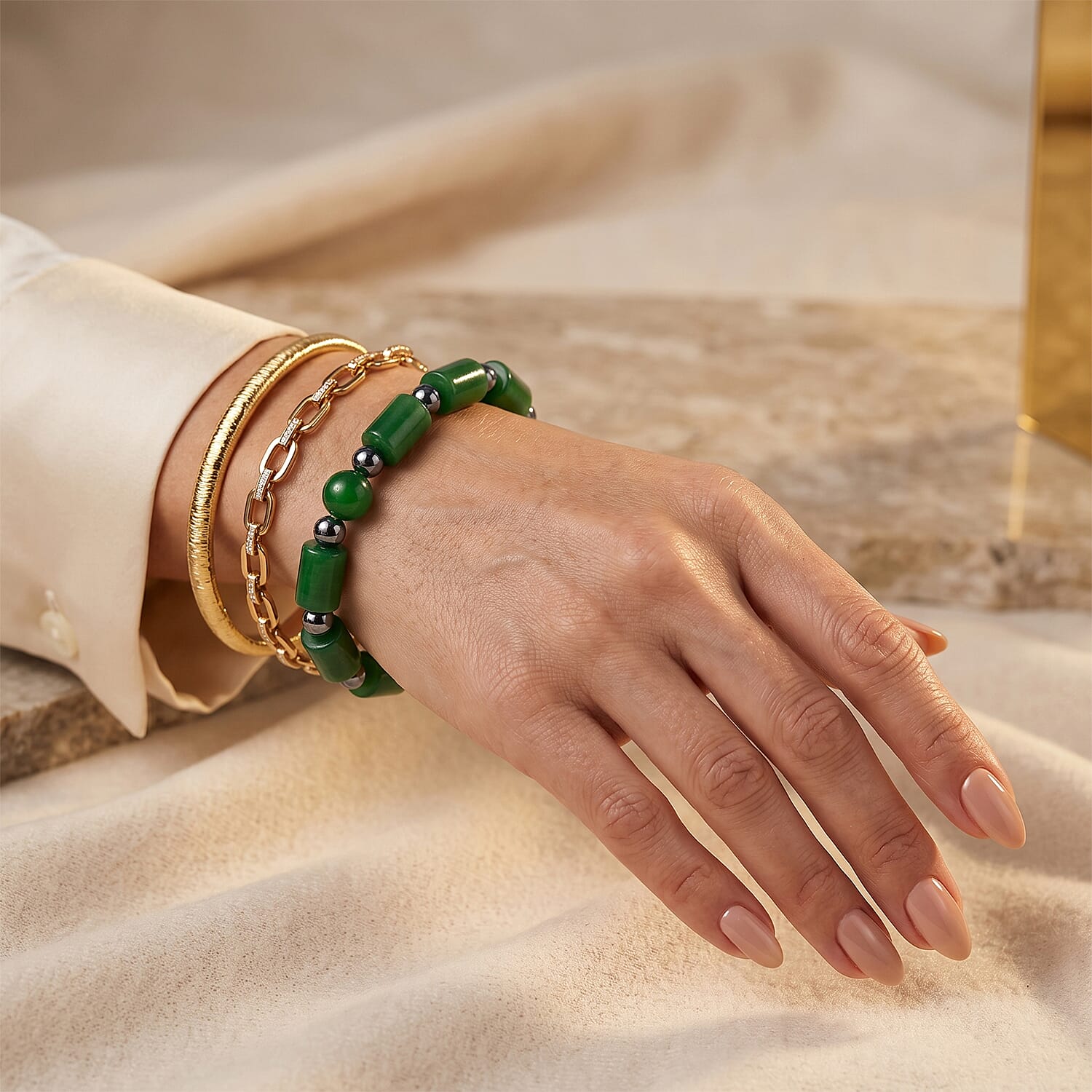 Green Jade and Terahertz 140.00 ctw Beaded Stretch Bracelet