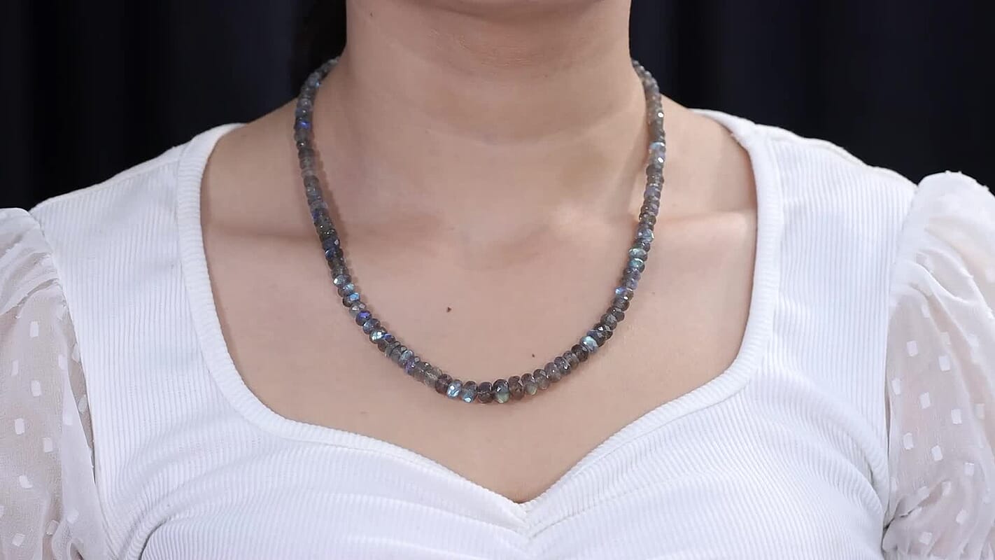 D''Joy AAA Malagasy Labradorite Necklace (18 Inches) in Rhodium Over Sterling Silver 140.00 ctw