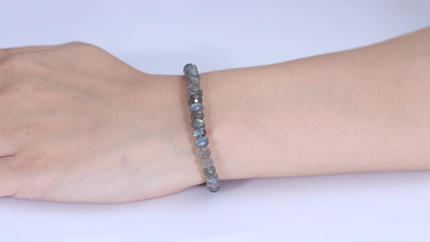 D''Joy AAA Malagasy Labradorite Bracelet in Rhodium Over Sterling Silver (7.25 In) 47.00 ctw