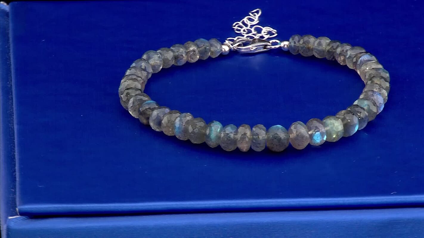 D''Joy AAA Malagasy Labradorite Bracelet in Rhodium Over Sterling Silver (7.25 In) 47.00 ctw