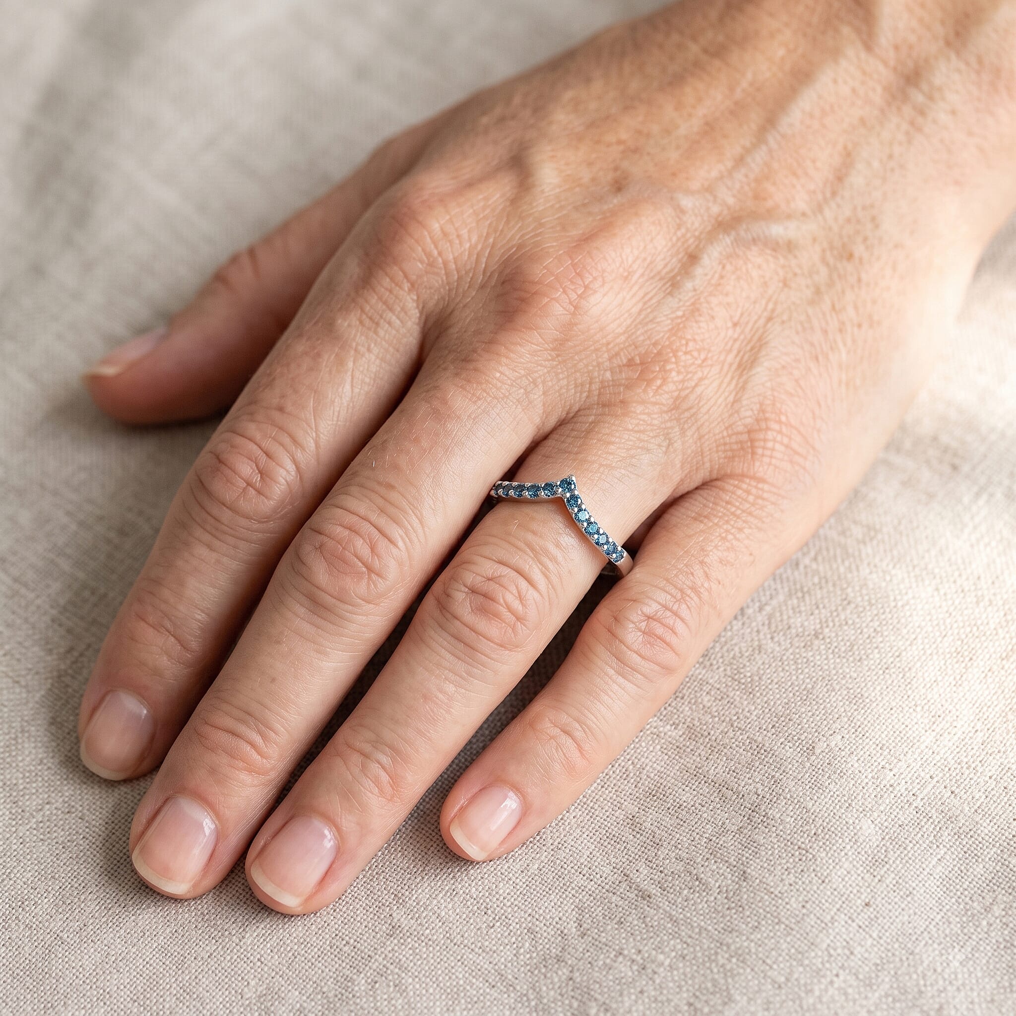Luxuriant Lab Grown Blue Diamond (IR) SI 0.25 ctw Embrace of Wishes Ring in Rhodium Over Sterling Silver (Size 6.0)