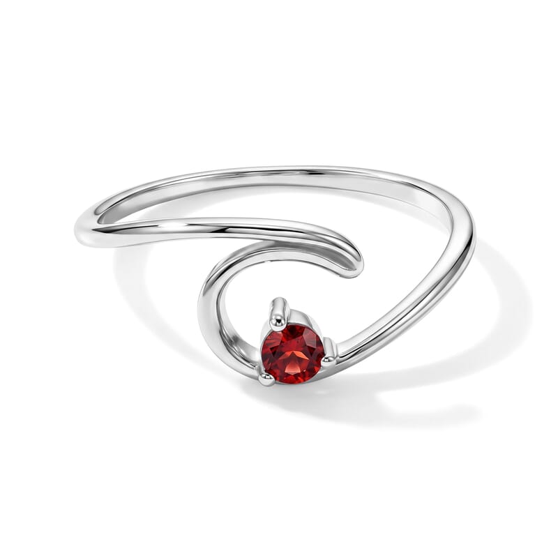 Mozambique Garnet 0.10 ctw Solitaire Ring in Sterling Silver (Size 7.5)