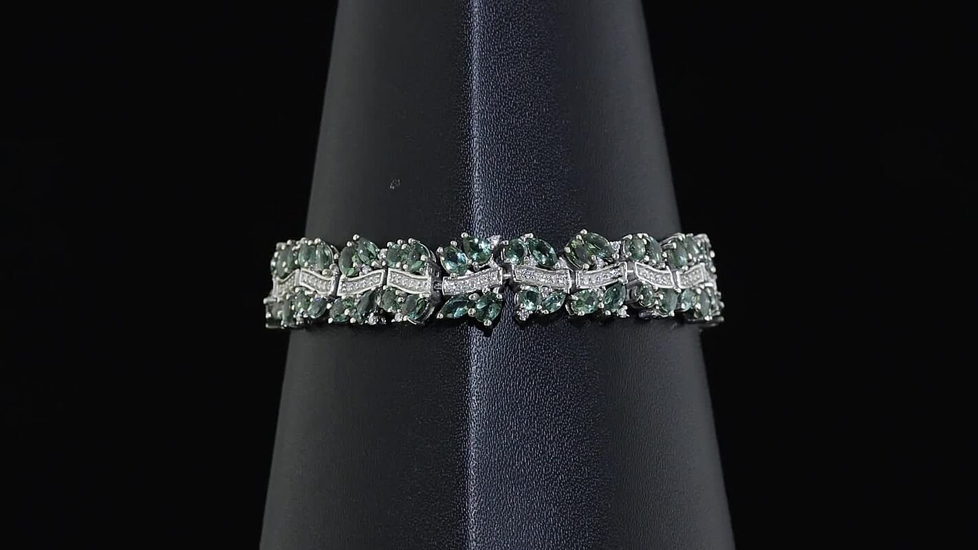 D''Joy Premium Tanzanian Natural Green Apatite, Moissanite Bracelet in Rhodium Over Sterling Silver (7.25 In) 17.00 ctw