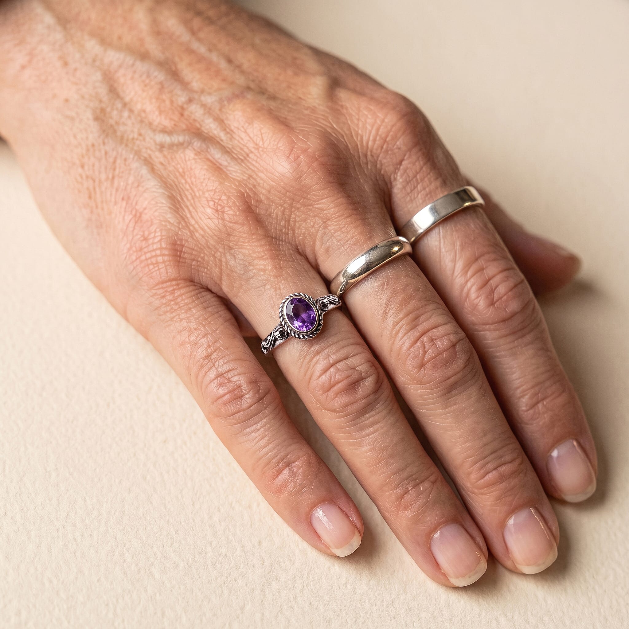 D'Joy Bali Legacy African Amethyst 1.15 ctw Ring in Sterling Silver (Size 5.0)