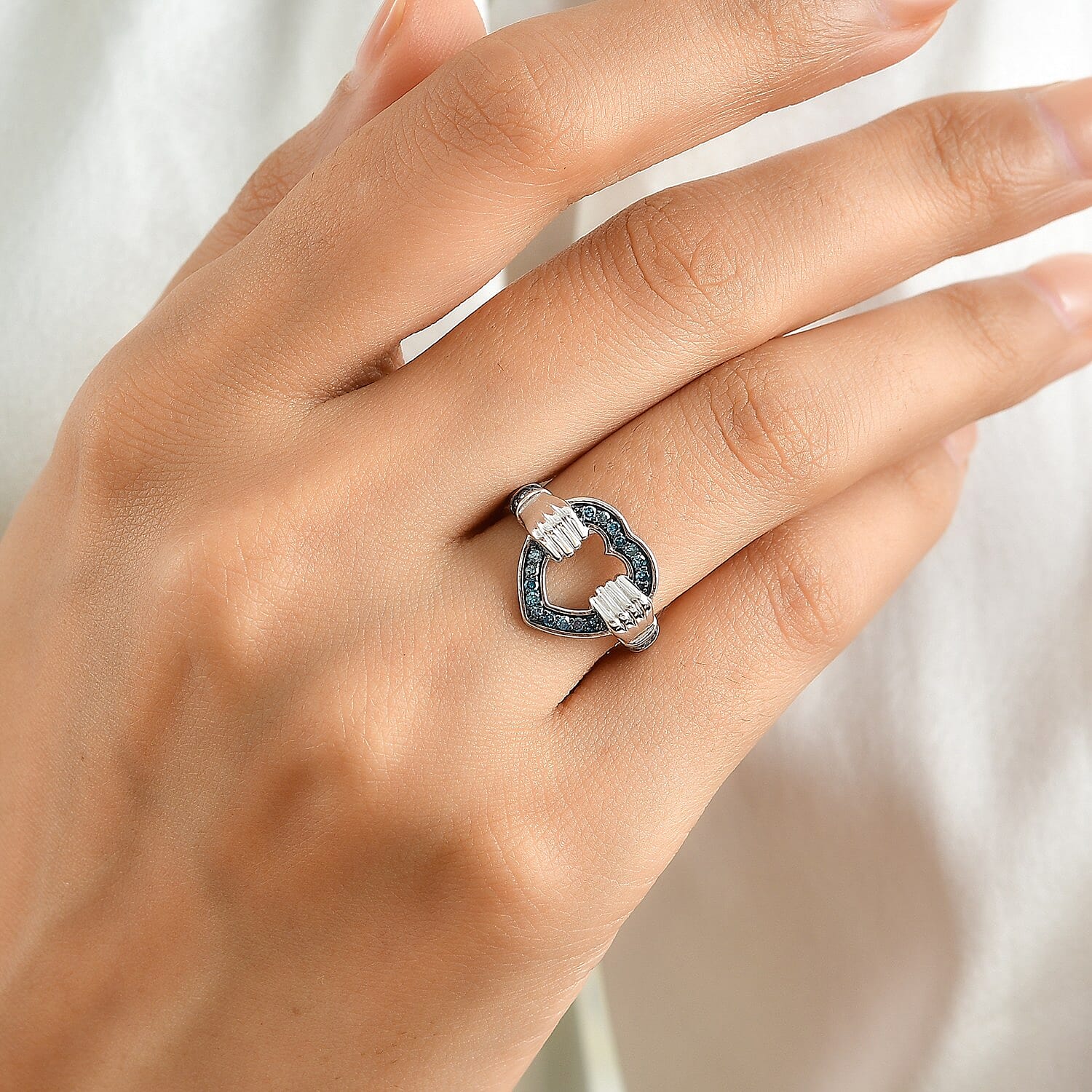 Luxuriant Lab Grown Blue Diamond (IR)(SI) 0.25 ctw Heart Ring in Rhodium Over Sterling Silver (Size 5.0)
