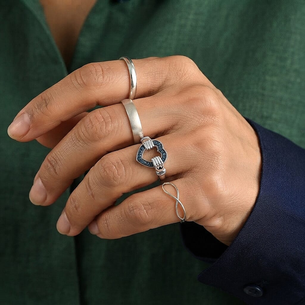 Luxuriant Lab Grown Blue Diamond (IR)(SI) 0.25 ctw Heart Ring in Rhodium Over Sterling Silver (Size 5.0)