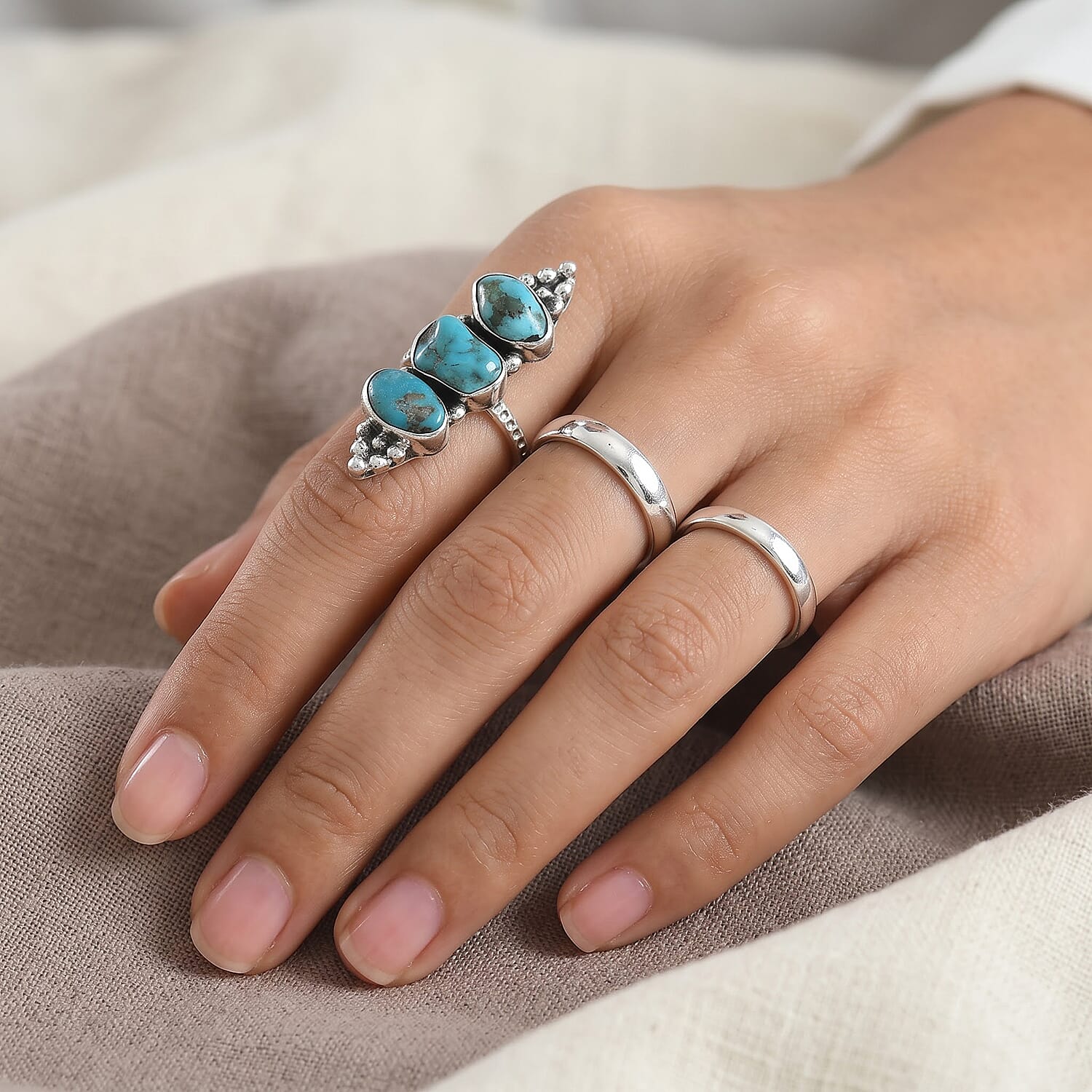 D'Joy Artisan Crafted Royal Hubei Blue Turquoise 7.85 ctw Ring in Sterling Silver (Size 6.0)
