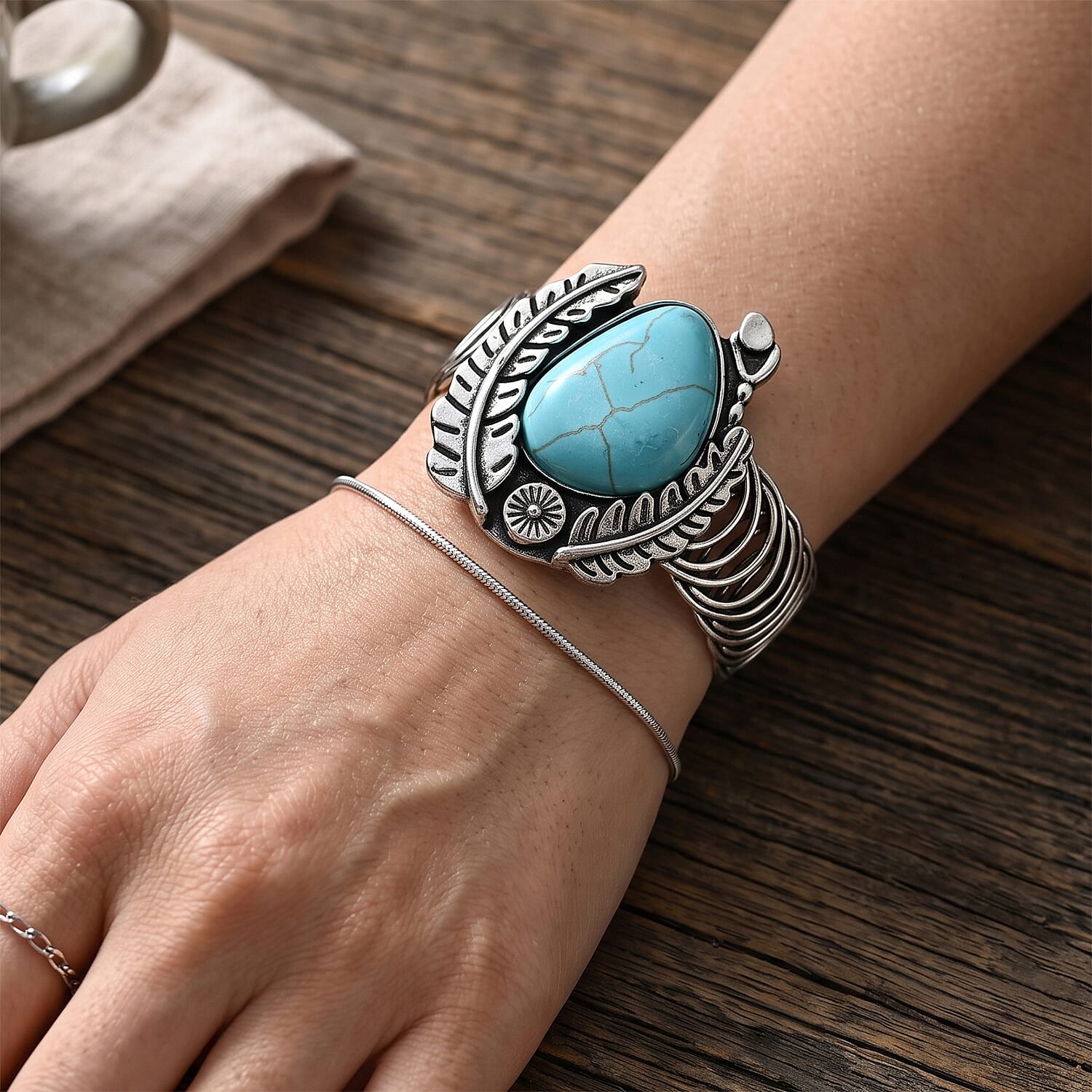 Blue Howlite 15.00 ctw Bangle Bracelet in Silvertone (6-8In)