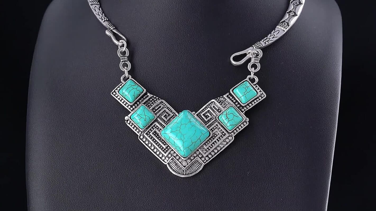 Blue Howlite 40.00 ctw Necklace (16.5-19.5 Inches) in Silvertone