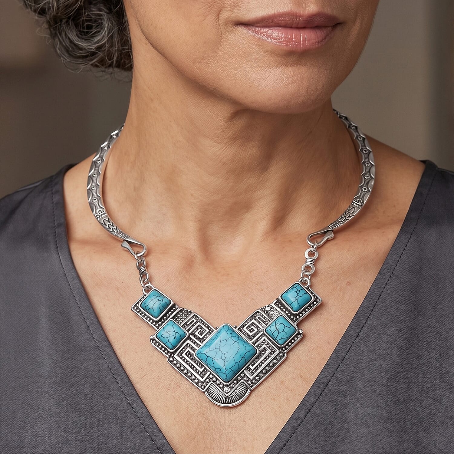 Blue Howlite 40.00 ctw Necklace (16.5-19.5 Inches) in Silvertone
