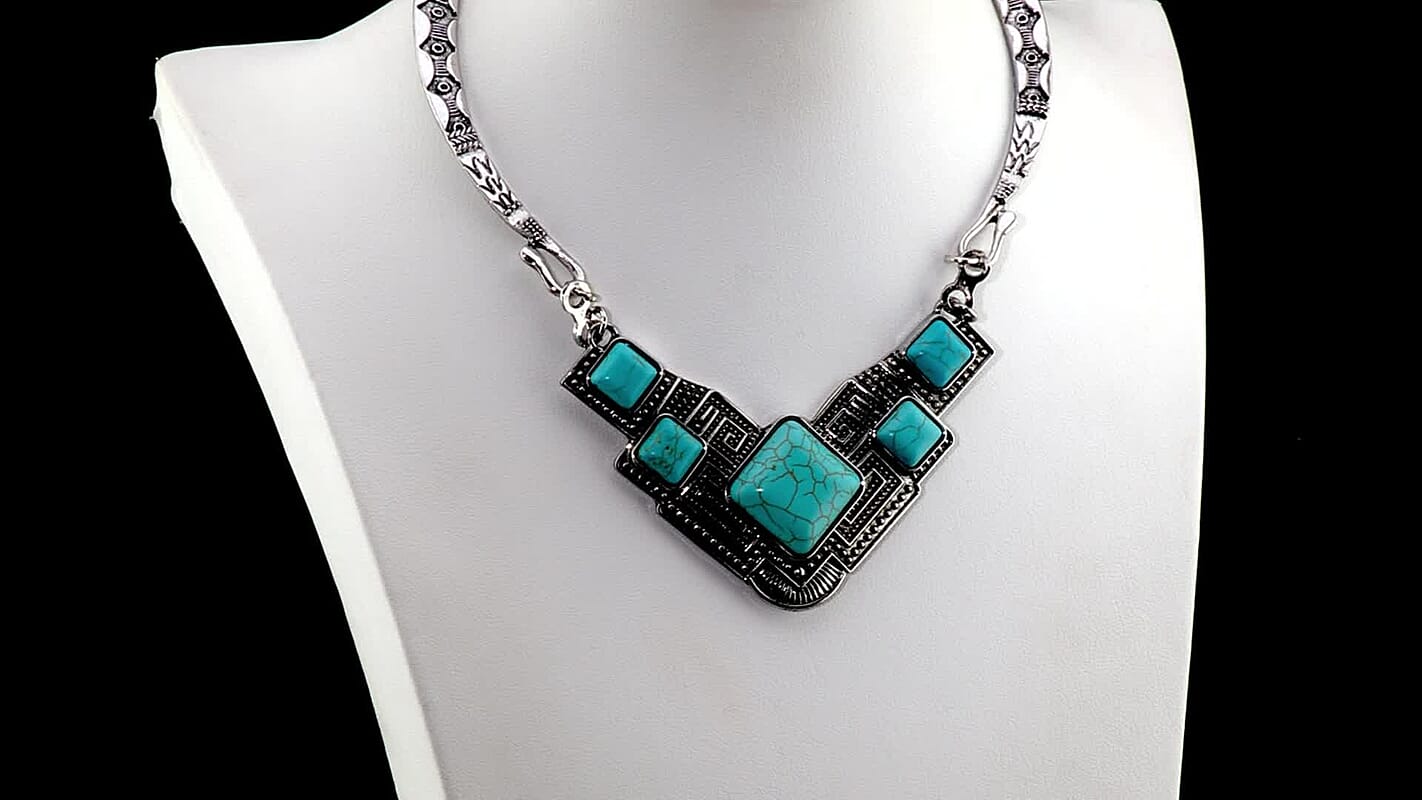 Blue Howlite 40.00 ctw Necklace (16.5-19.5 Inches) in Silvertone