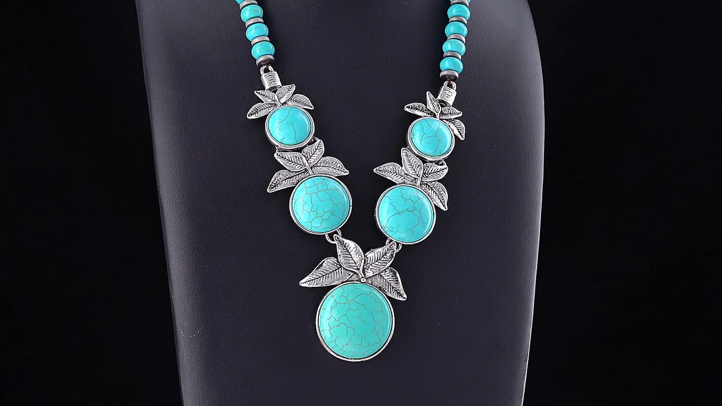 Blue Howlite 150.00 ctw Necklace in Silvertone (20-22 Inches