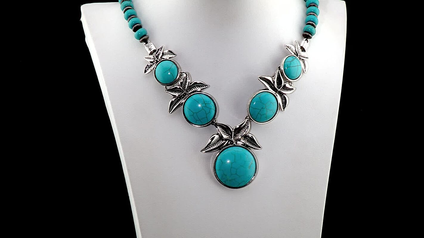 Blue Howlite 150.00 ctw Necklace in Silvertone (20-22 Inches