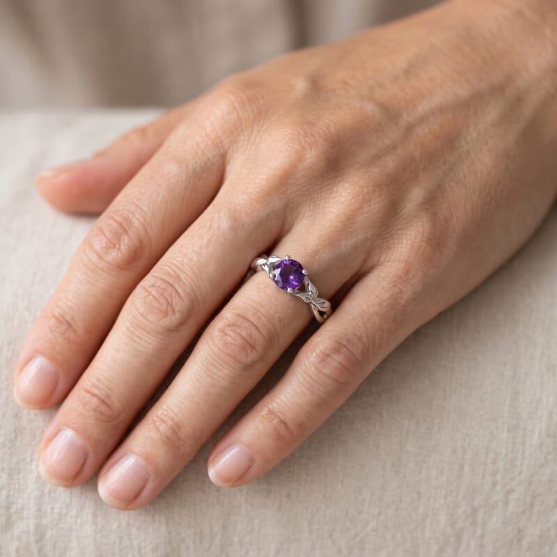 Amethyst 0.50 ctw Solitaire Leaf Ring in Sterling Silver (Size 7.0)