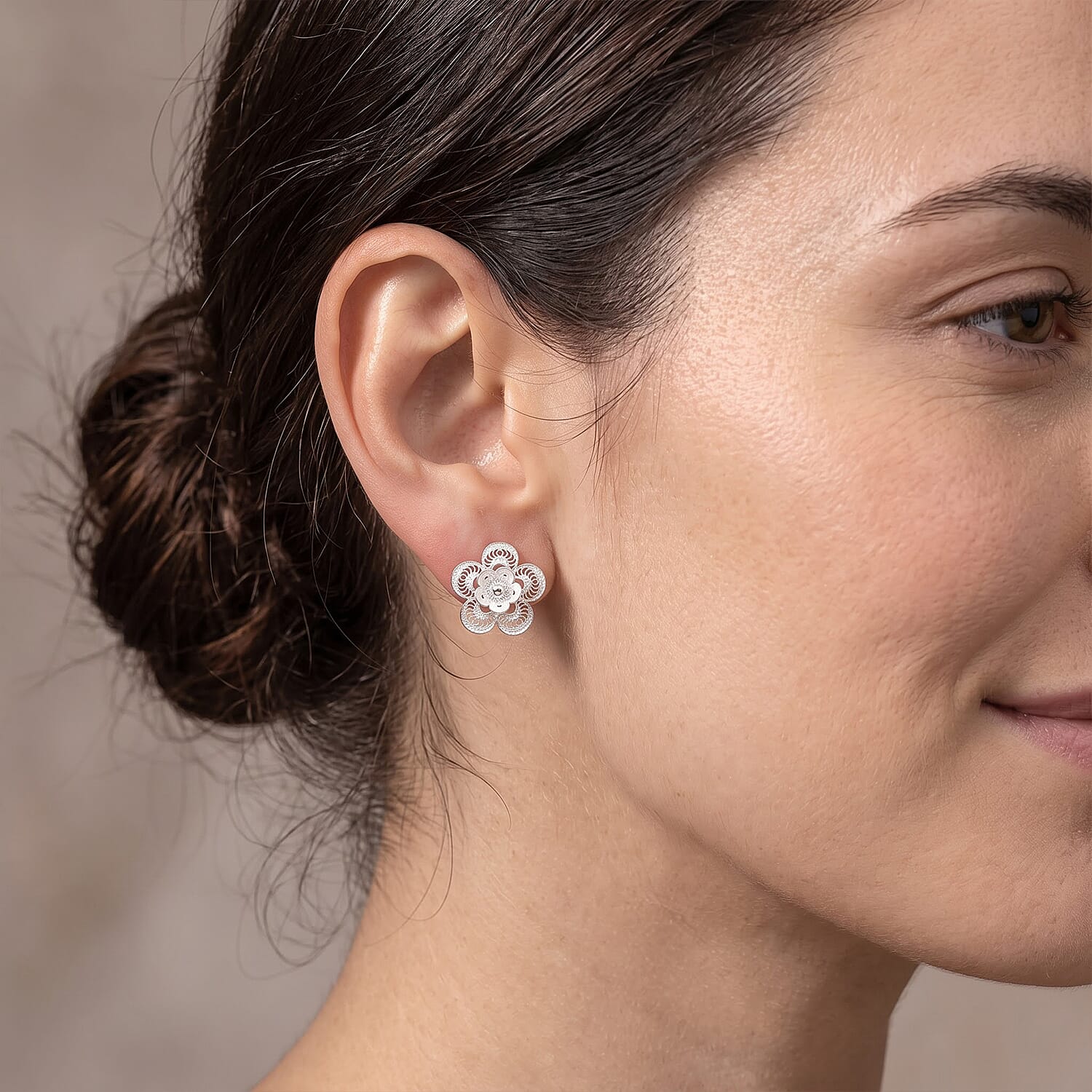 Filigree Flower Stud Earrings in Sterling Silver 3.10 Grams
