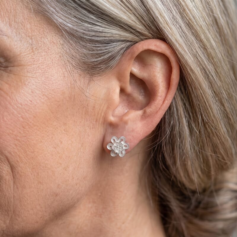 Engraved Flower Stud Earrings in Sterling Silver 2.50 Grams