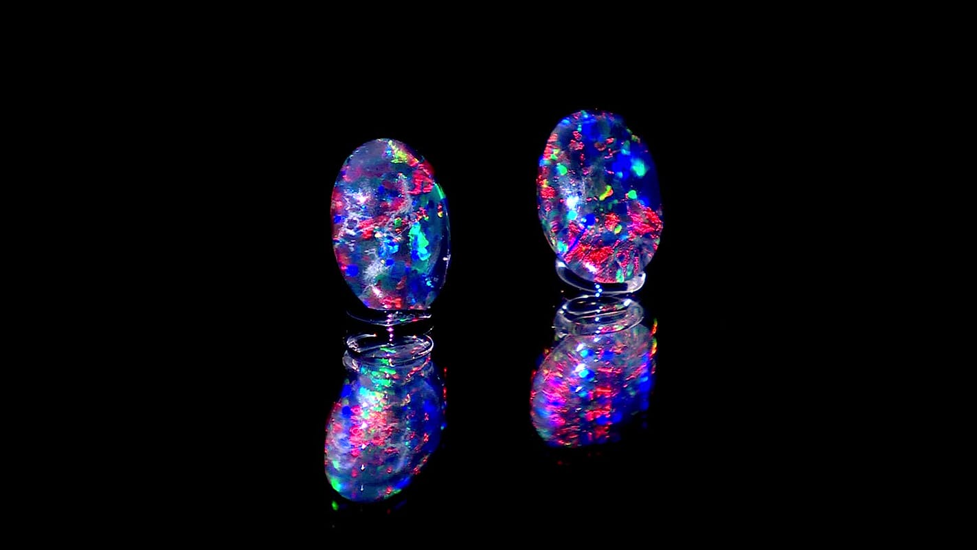 AAAA Australian Opal (Ovl 8x6mm) 1.50 ctw