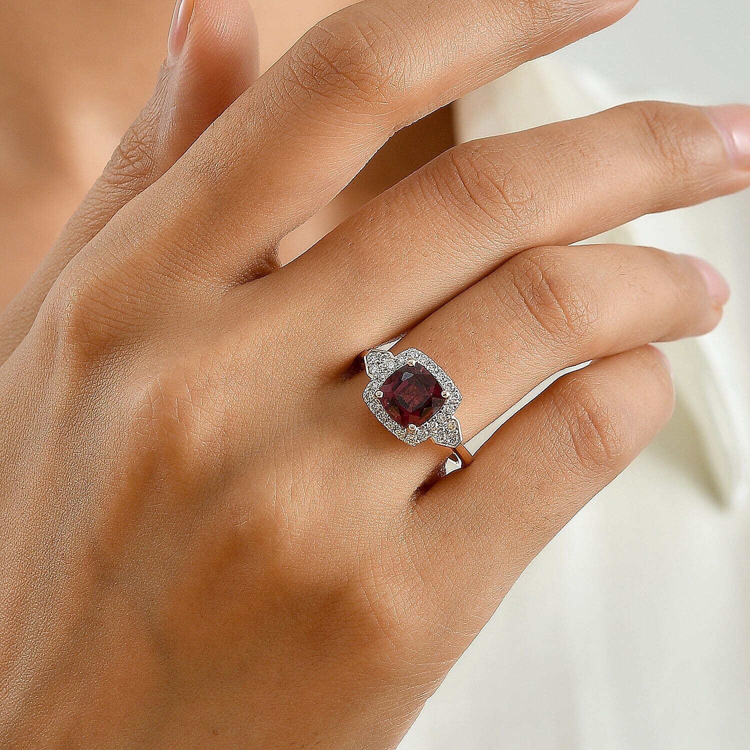 Certified and Appraised AAA Tanzanian Mahenge Garnet and Luxuriant Lab Grown Diamond G-H SI 3.44 ctw Ring in 10K Rose Gold (Size  5.0)