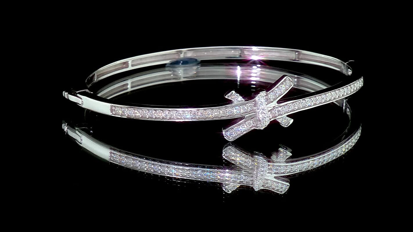 D''Joy Bond Collection Moissanite Bangle Bracelet in Rhodium Over Sterling Silver (7.25 In) 1.00 ctw
