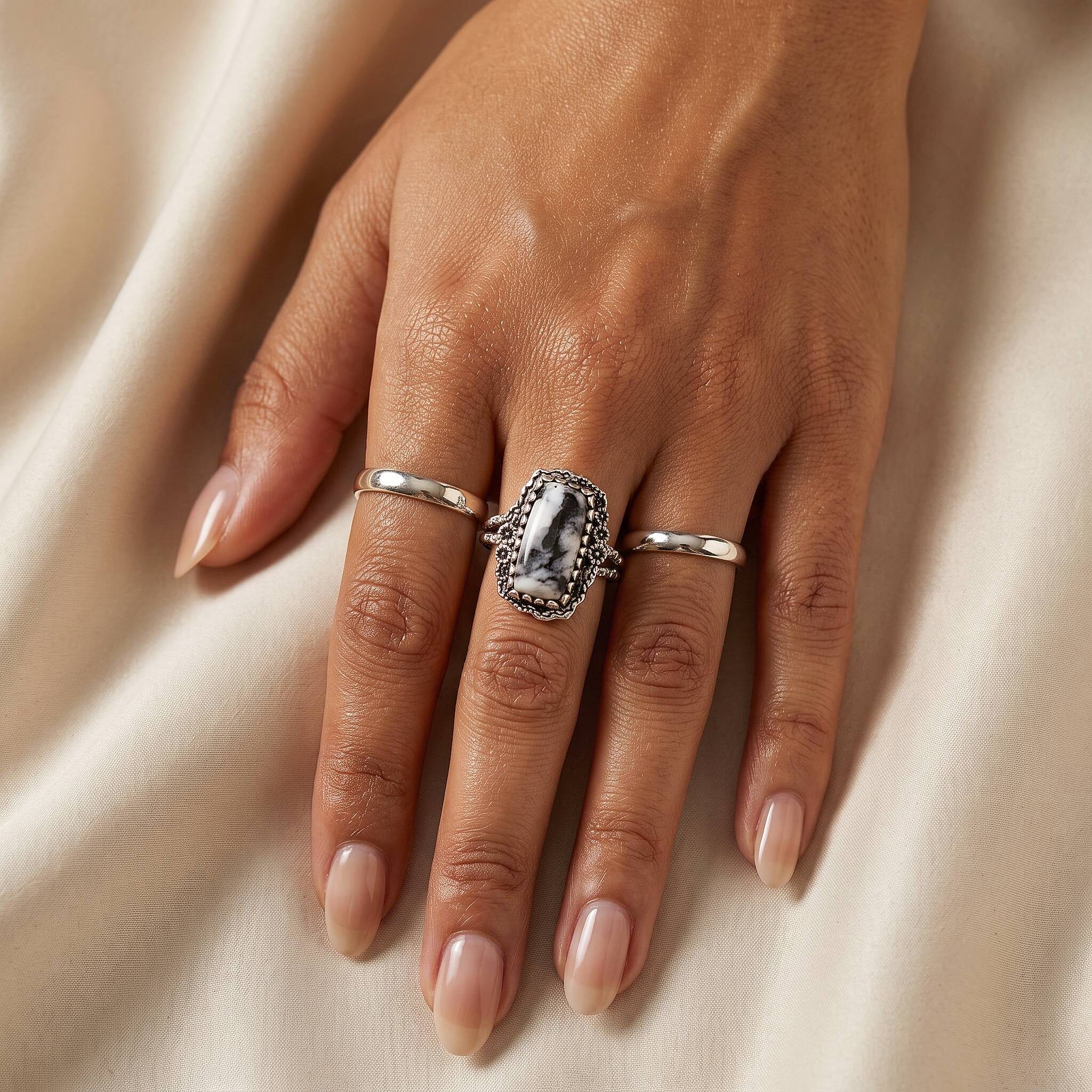 D'Joy Artisan Crafted Premium White Buffalo 6.15 ctw Desert Serpent Ring in Sterling Silver (Size 6.0)