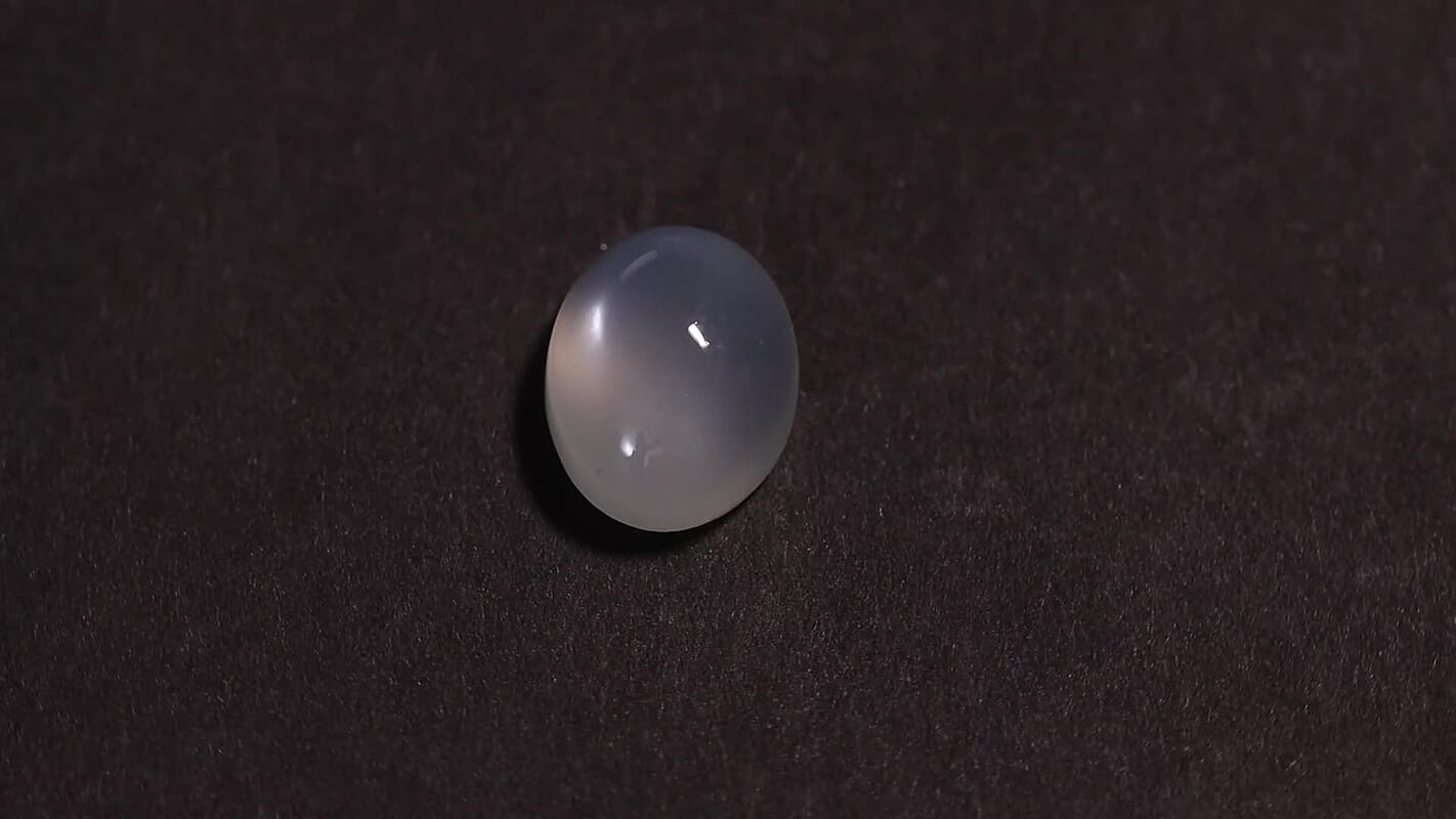 White Moonstone (Ovl 11x9 mm) 3.15 ctw