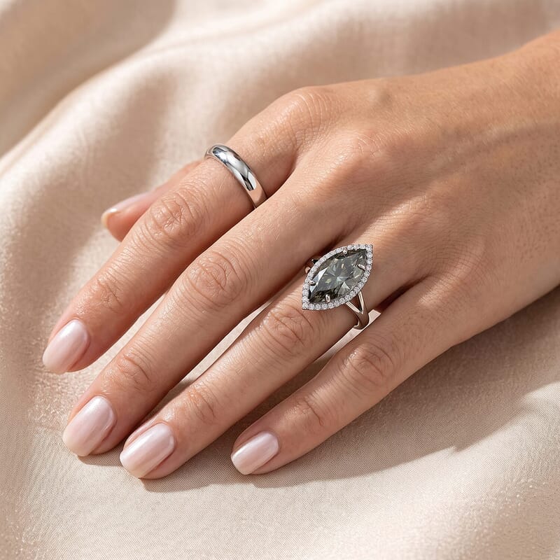 D'Joy Green and White Moissanite 9.35 ctw Verdant Halo Grand Ring in Rhodium Over Sterling Silver (Size 10.0)