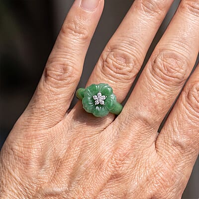 D'Joy Green Jade (D) and Moissanite 19.65 ctw Ring in Rhodium Over Sterling Silver (Size 6.0)