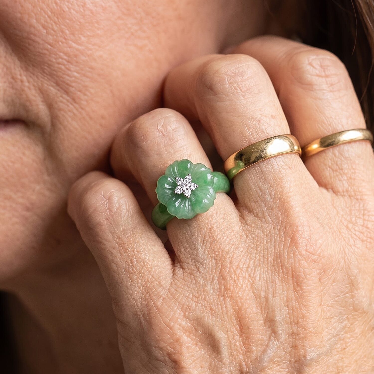 D'Joy Green Jade (D) and Moissanite 19.65 ctw Ring in Rhodium Over Sterling Silver (Size 6.0)