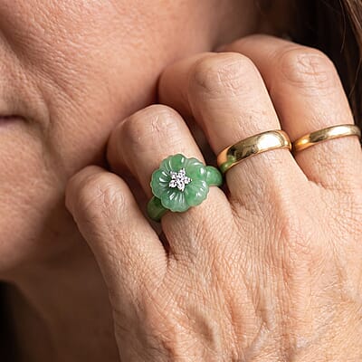 D'Joy Green Jade (D) and Moissanite 19.65 ctw Ring in Rhodium Over Sterling Silver (Size 6.0)