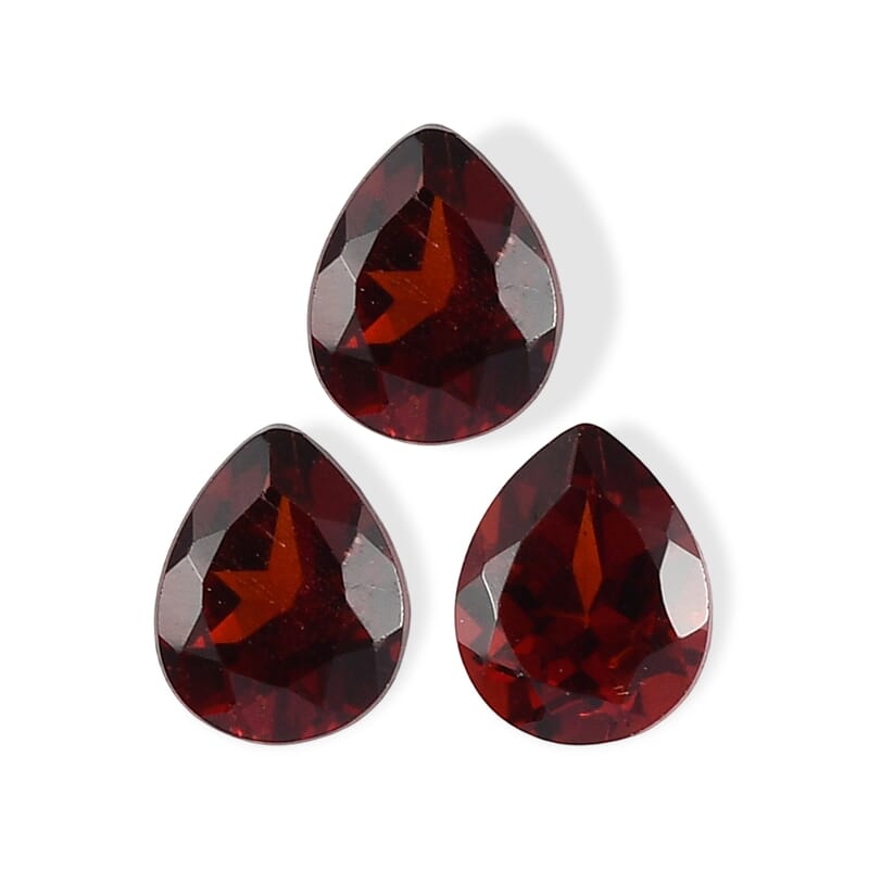AA Red Garnet Set of 3 (Pear 5x4 mm) 1.04 ctw