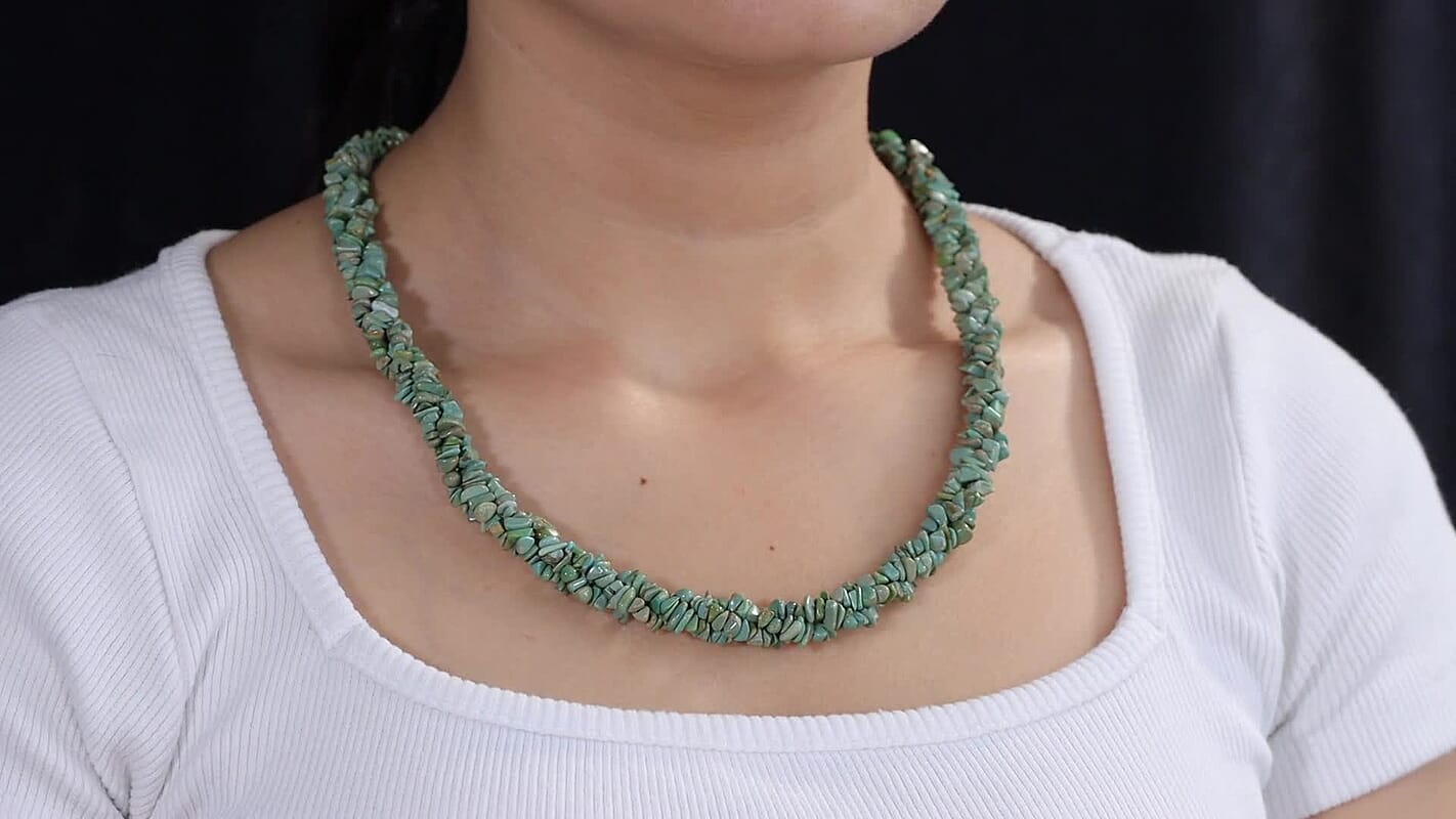 D''Joy Green Turquoise 355.00 ctw Chips 3 Row Twisted Necklace (22 Inches) in Rhodium Over Sterling Silver