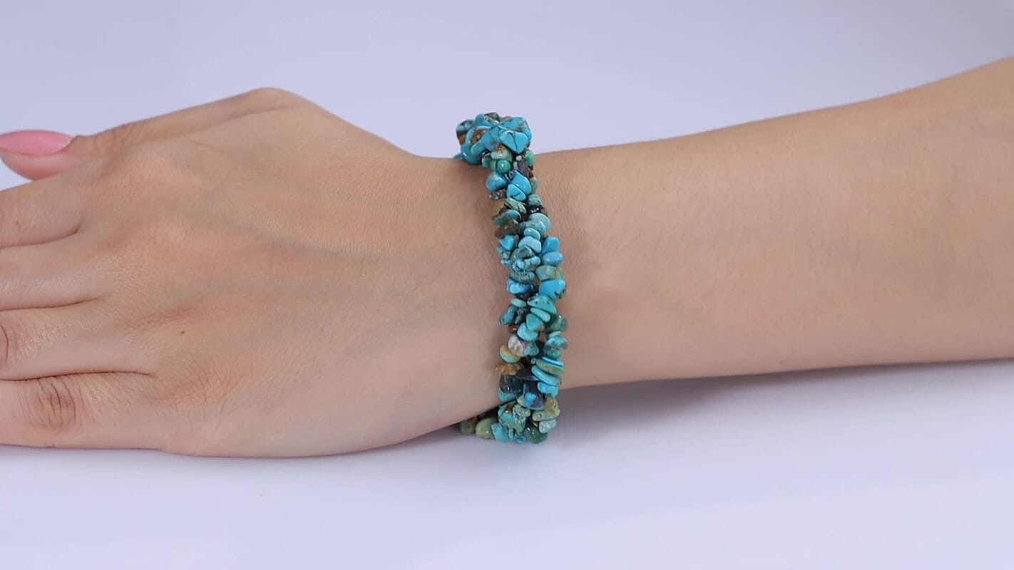 D''Joy Blue Turquoise Chips 85.00 ctw Beaded 3 Row Twisted Bracelet in Rhodium Over Sterling Silver (7.25-9.25In)