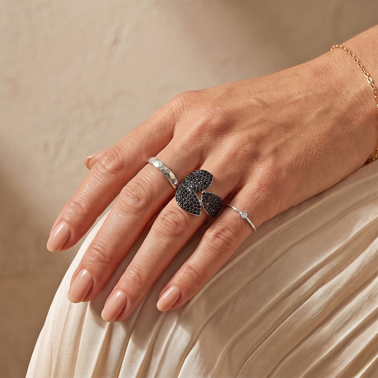 EverTrue Thai Black Spinel 1.40 ctw Leaf Ring in Dualtone (Size 5.0)