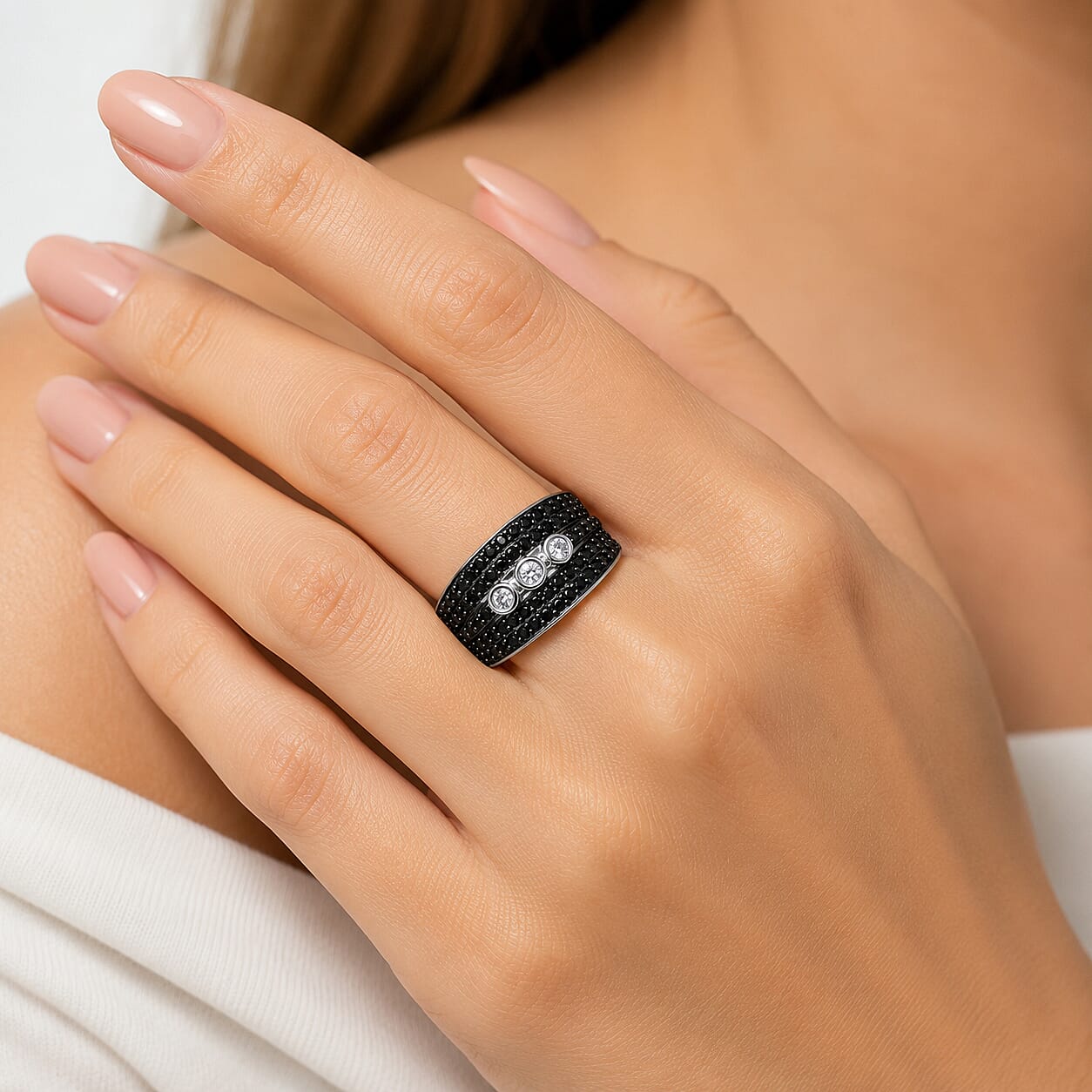 EverTrue Thai Black Spinel and Simulated Diamond 0.75 ctw Wide Band Ring in Silvertone (Size 5.0)