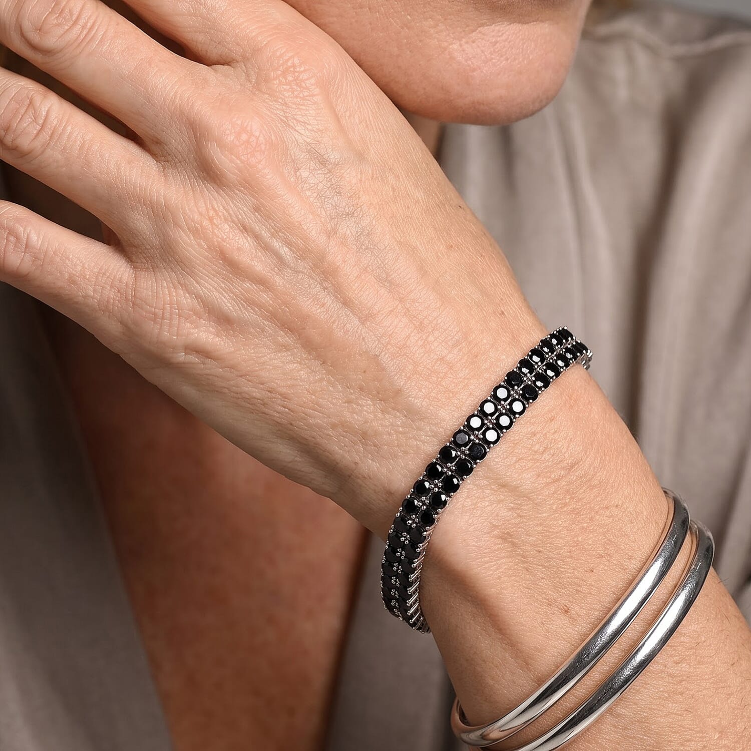 EverTrue Thai Black Spinel 13.00 ctw Bracelet in Platinum Bond (7.25 In)