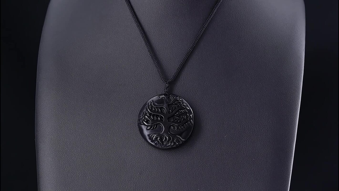 Black Obsidian 63.00 ctw Wolf Pendant Woven Necklace (26 Inches)