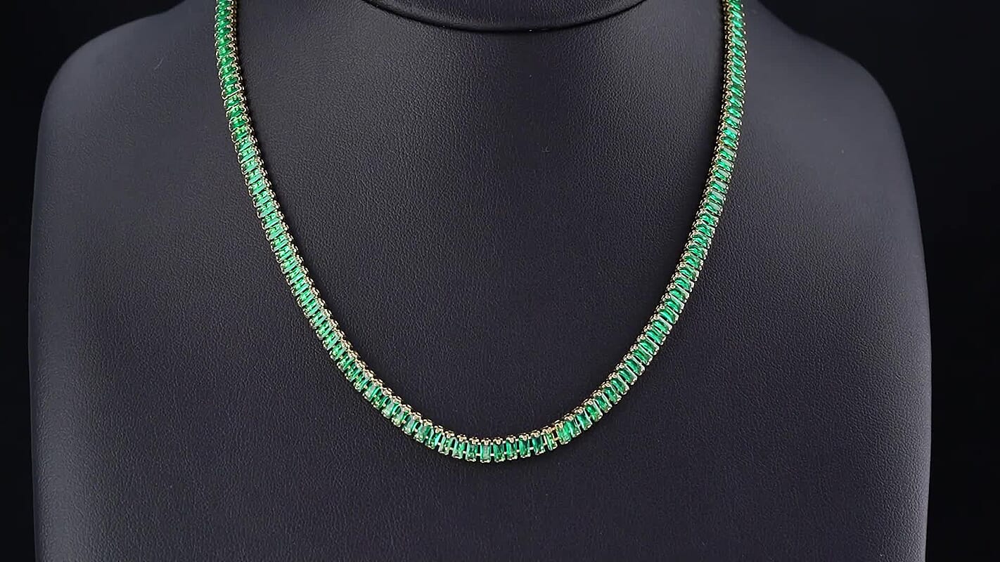 Green Austrian Crystal Necklace (16-20 Inches) in Silvertone