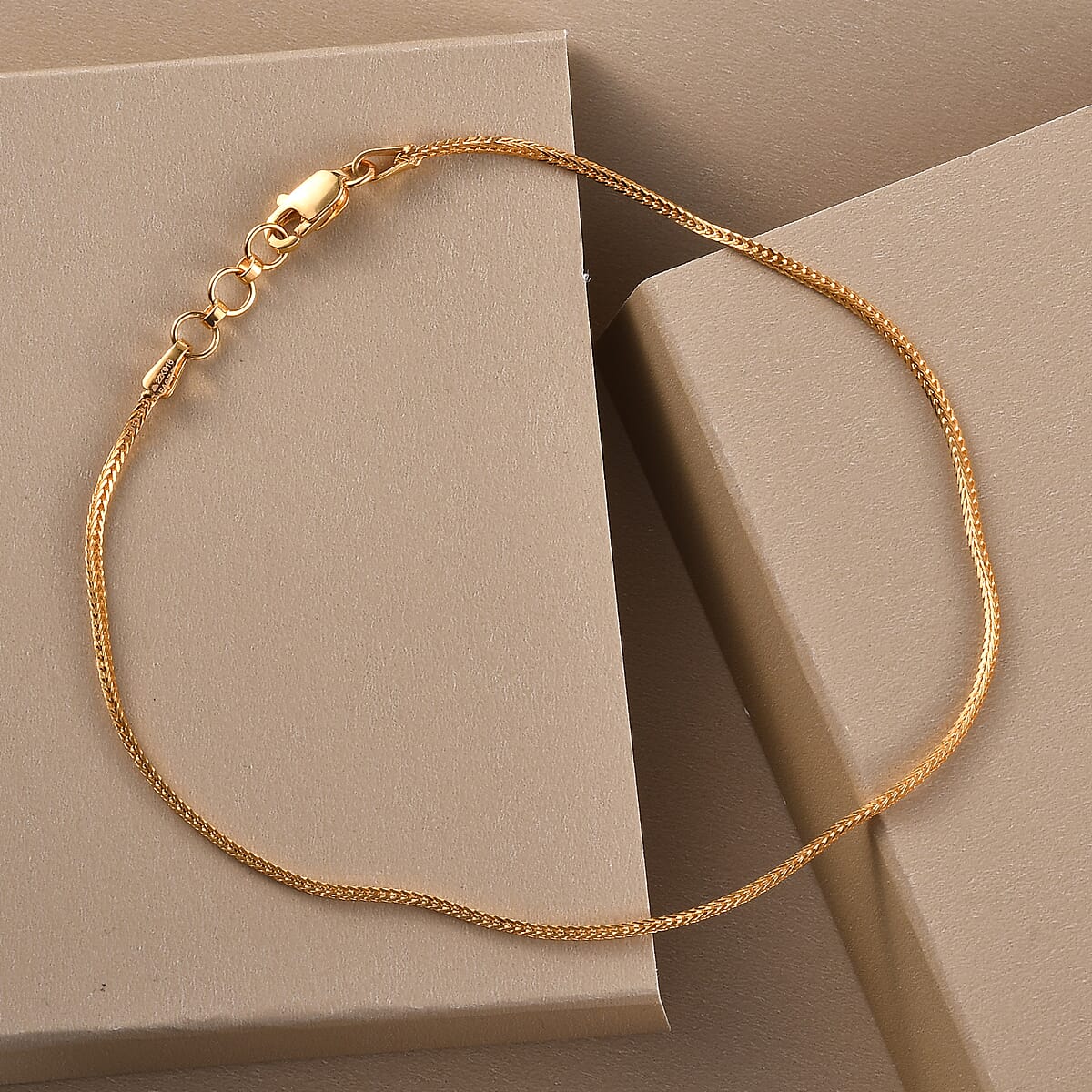 22K Yellow Gold 2.5mm Foxtail Chain Bracelet (8.00 In) 2.30 Grams image number 1