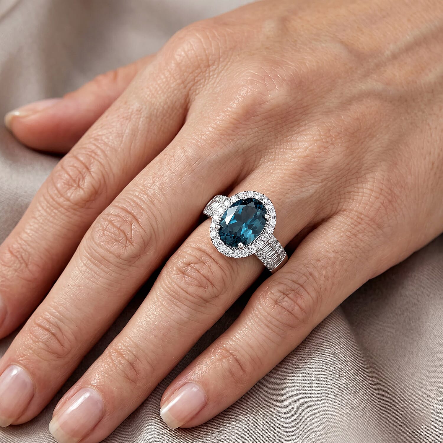 SGL Certified Luxoro AAA Teal Spinel and Diamond I2 3.00 ctw Ring in 14K White Gold (Size 7.0) 4.50 Grams